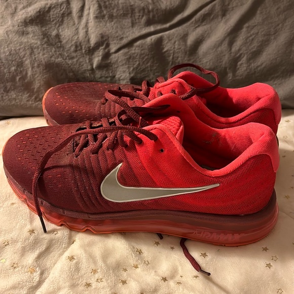 Nike Running shoes. - Picture 2 of 5